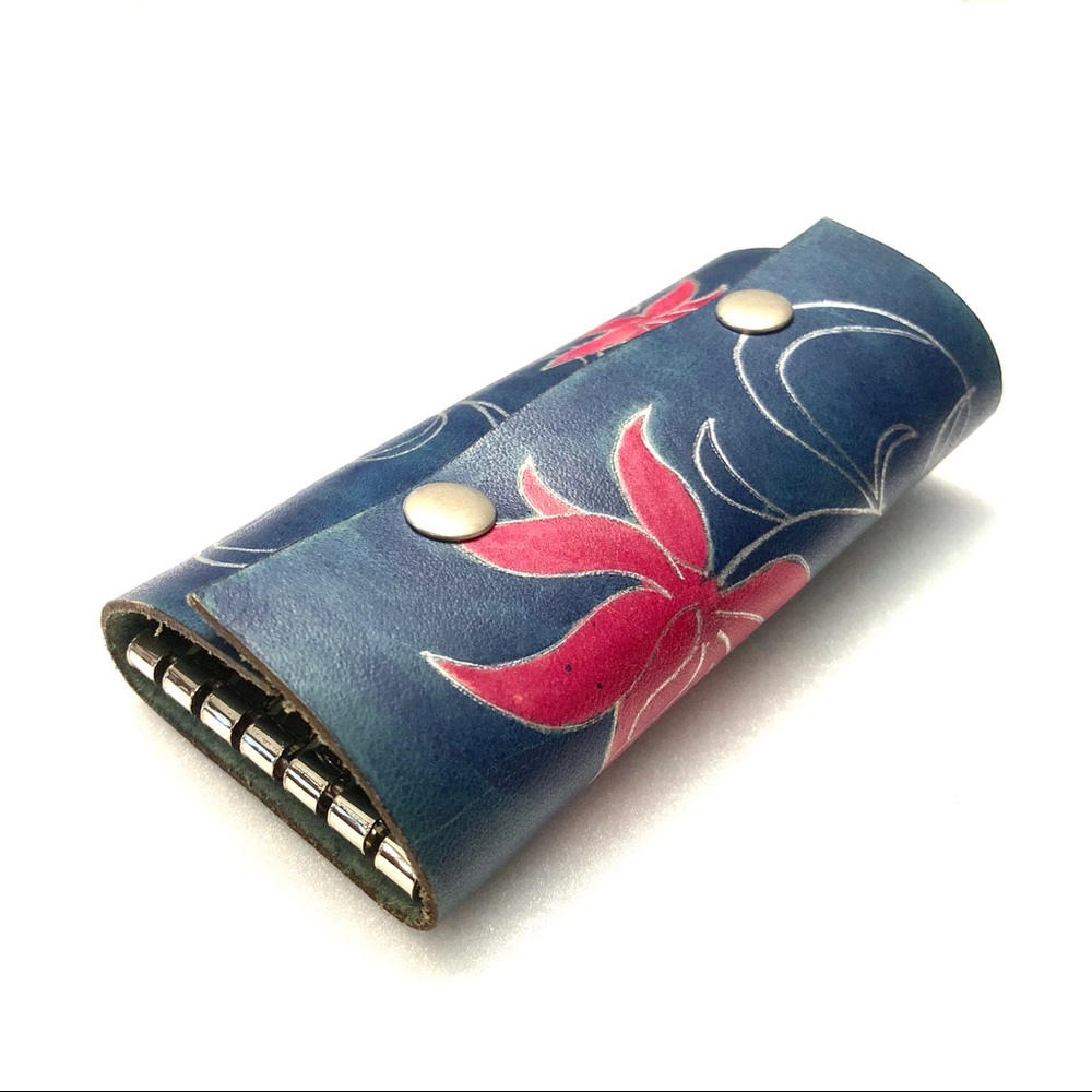 Leather Floral Key Sleeve from Samgharama